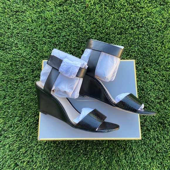 Louise et Cie Black Wedge Sandals - Picture 3 of 7